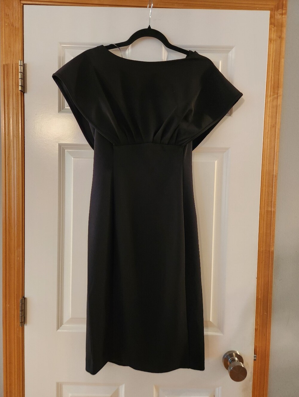 Calvin Klein Black Women's Cocktail Dress - Elegant Cap Sleeve Design